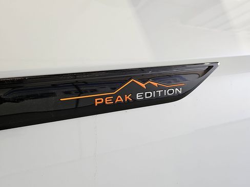 New 2026 Volkswagen Atlas Peak Edition AWD/4WD image 7