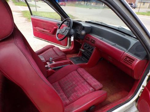 Used 1989 Ford Mustang GT image 13