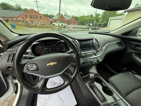 Used 2019 Chevrolet Impala LT FWD image 18