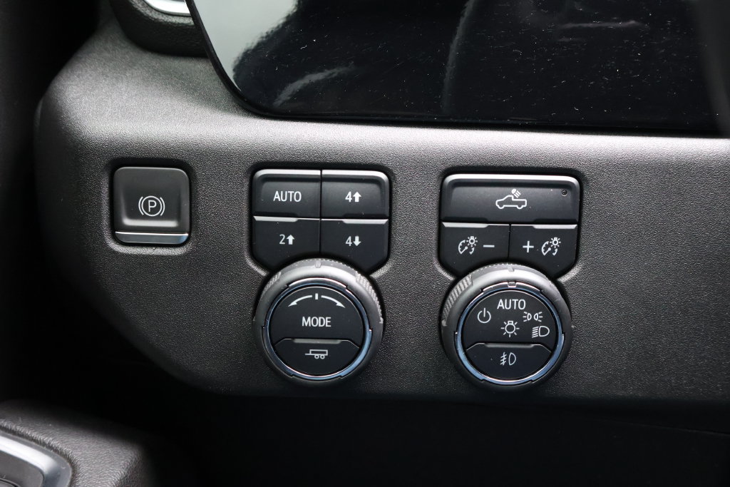 Used 2023 Chevrolet Silverado 1500 RST w/ Z71 Off-Road Package AWD/4WD image 38