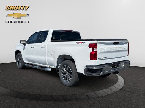 Used 2023 Chevrolet Silverado 1500 LT AWD/4WD image 3