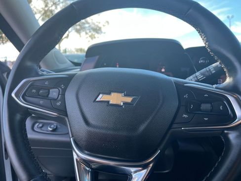 Used 2025 Chevrolet Trax LT w/ LT Convenience Package image 29