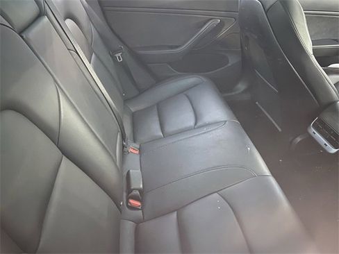 Used 2018 Tesla Model 3 Mid Range image 5