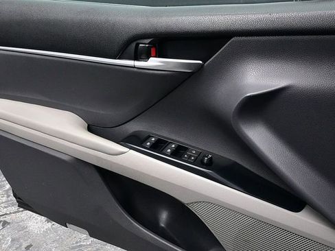 Used 2019 Toyota Camry LE image 22