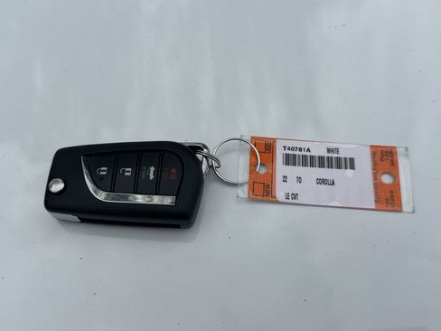 Used 2022 Toyota Corolla LE image 35