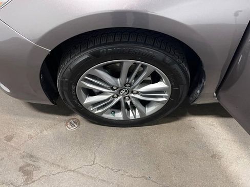 Used 2017 Toyota Camry SE FWD image 29