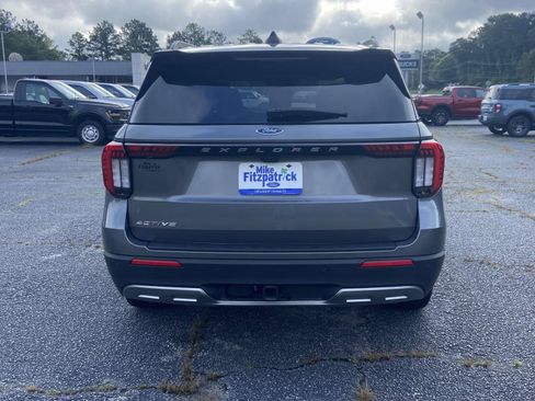 Used 2025 Ford Explorer Active w/ Active Comfort Package RWD image 4