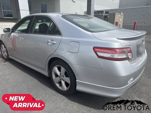 Used 2010 Toyota Camry SE w/ Sport Leather Pkg FWD image 18