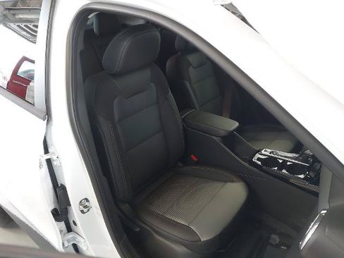 New 2026 Chevrolet Trax LT w/ Driver Confidence Package FWD image 28