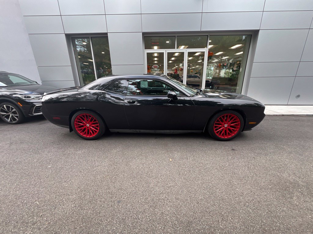 Used 2013 Dodge Challenger SXT RWD image 10