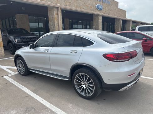 Used 2020 Mercedes-Benz GLC 300 4MATIC Coupe image 4