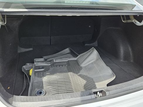 Used 2022 Toyota Corolla LE image 6