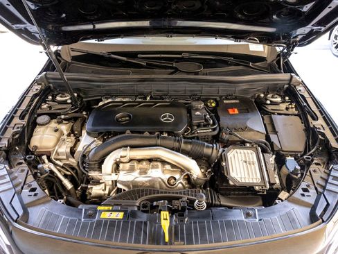 Used 2025 Mercedes-Benz GLB 250 image 30