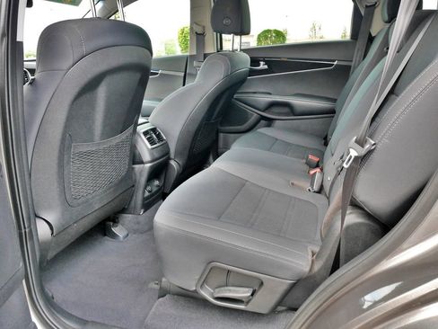 Used 2019 Kia Sorento AWD image 17