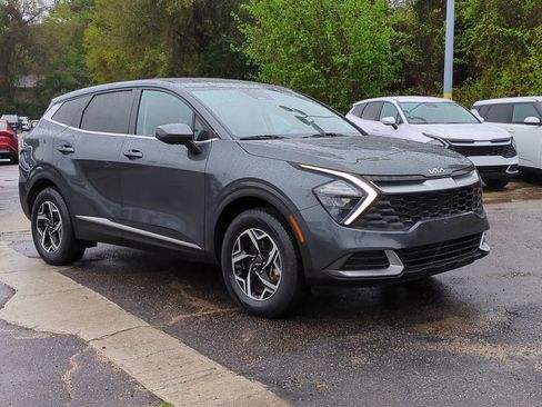 Certified 2023 Kia Sportage LX image 3