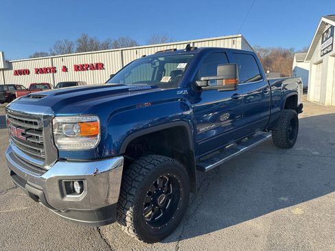 Used 2017 GMC Sierra 2500 SLE image 2