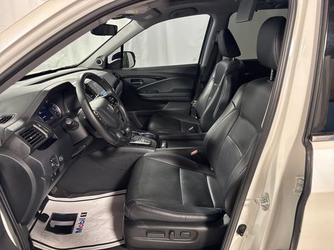 Used 2019 Honda Pilot Elite image 3