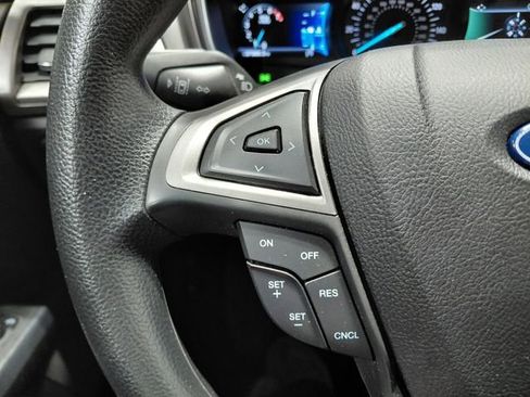 Used 2020 Ford Fusion SE FWD image 31