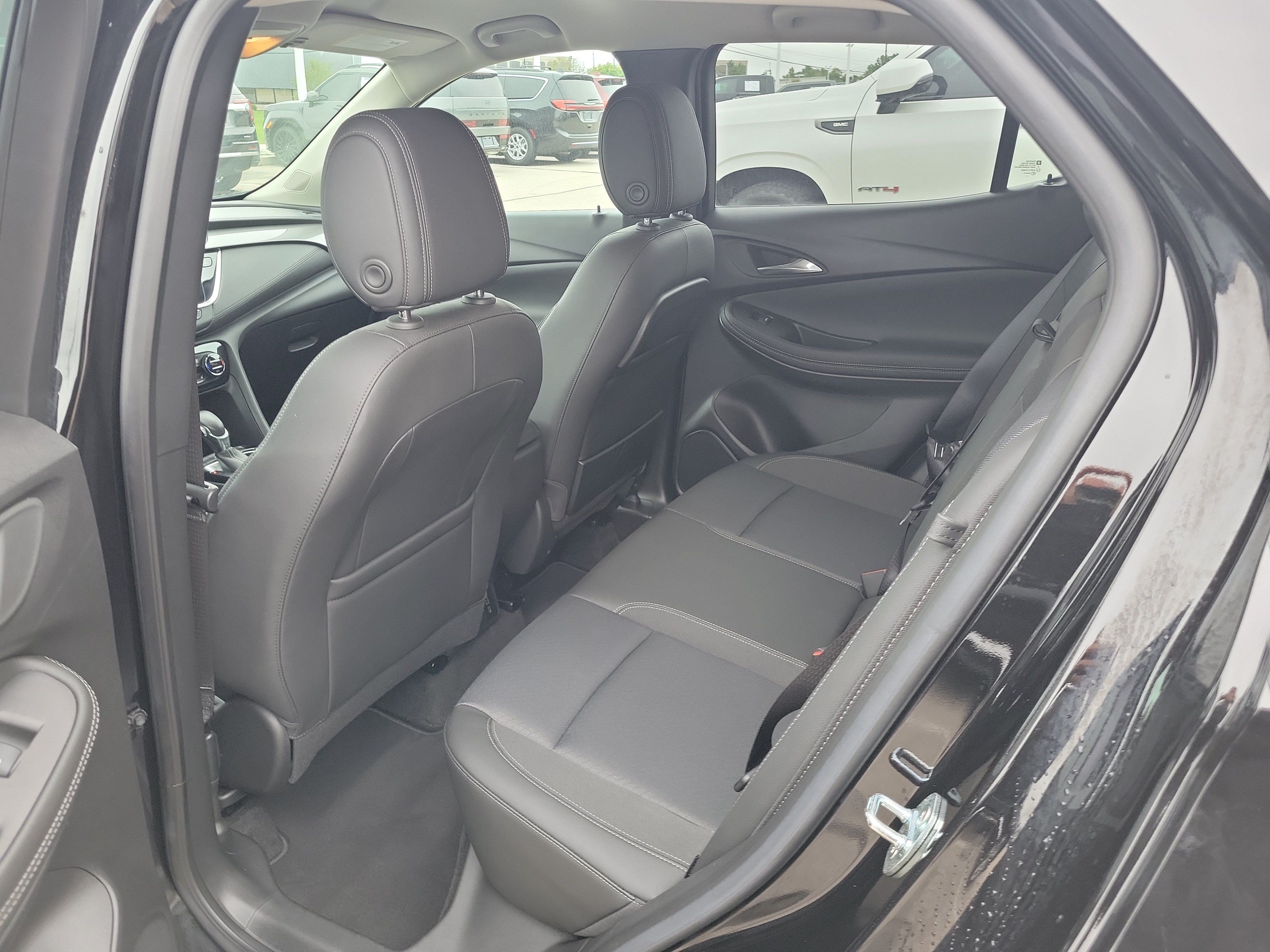 Used 2023 Buick Encore GX Select w/ Sport Touring Package FWD image 12