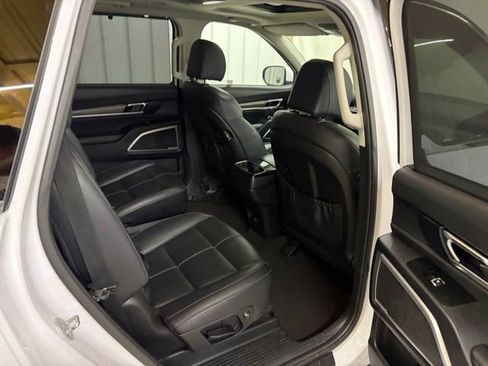 Used 2022 Kia Telluride EX w/ EX Premium Package FWD image 16