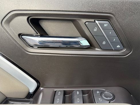 Used 2024 Chevrolet Colorado ZR2 w/ ZR2 Convenience Package III image 20