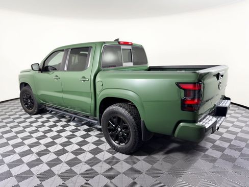 Used 2022 Nissan Frontier SV AWD/4WD image 3
