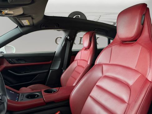 Used 2020 Porsche Taycan 4S image 9