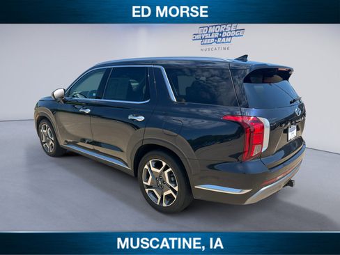 Used 2024 Hyundai Palisade Limited AWD/4WD image 3