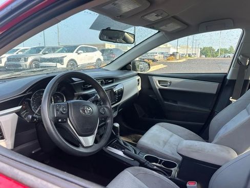 Used 2016 Toyota Corolla LE FWD image 7