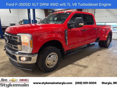 Used 2023 Ford F350 4x4 Crew Cab DRW Super Duty image 1