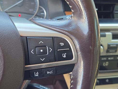 Used 2017 Lexus ES 300h w/ Navigation System Package FWD image 24