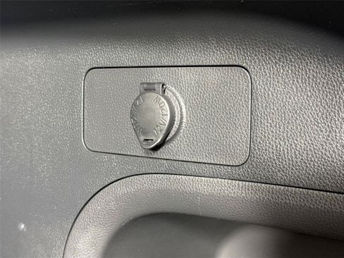 Used 2022 Toyota RAV4 XSE AWD/4WD image 39
