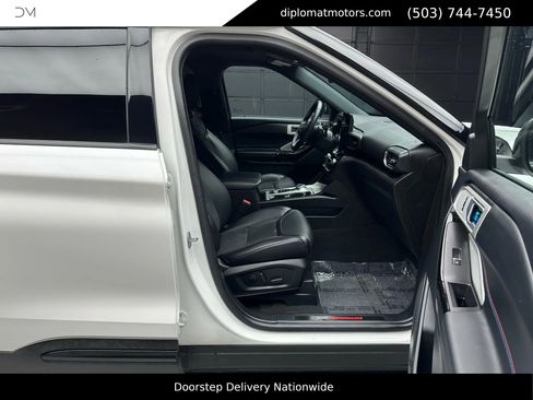 Used 2024 Ford Explorer ST w/ Equipment Group 401A image 19
