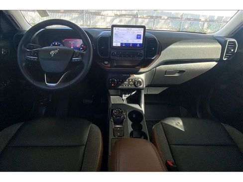 Used 2024 Ford Bronco Sport Outer Banks w/ Tech Package image 16