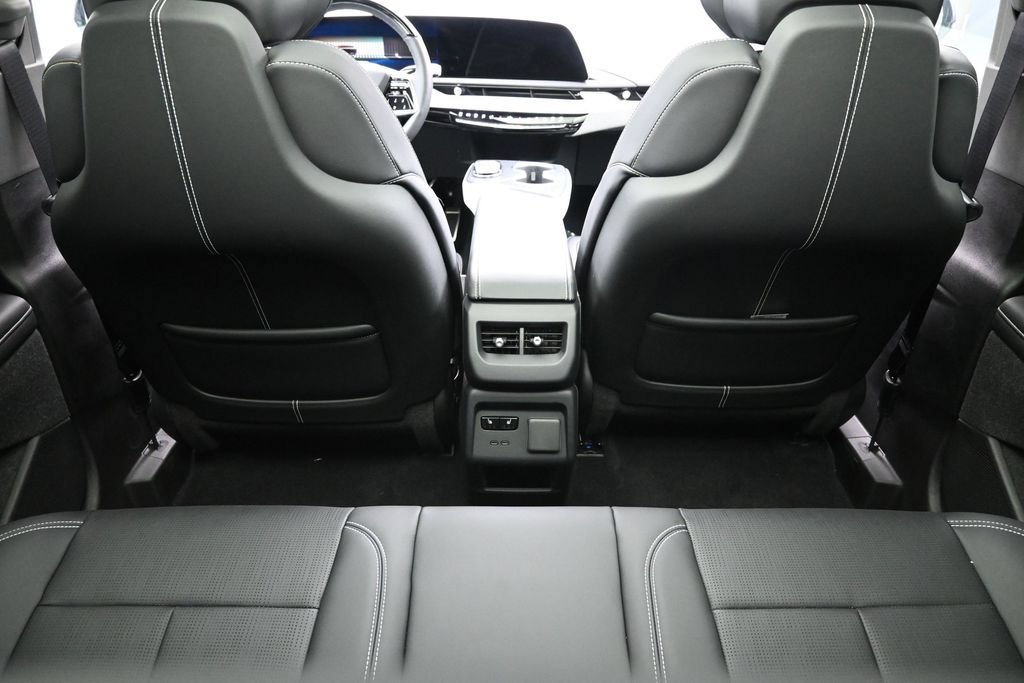 Certified 2025 Cadillac Optiq Sport 2 AWD/4WD image 28