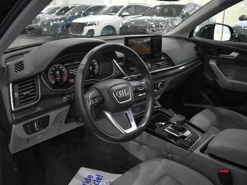Used 2022 Audi Q5 2.0T Premium Plus w/ Premium Plus Package AWD/4WD image 12