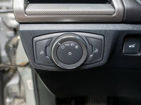 Used 2018 Ford Fusion SE FWD image 27
