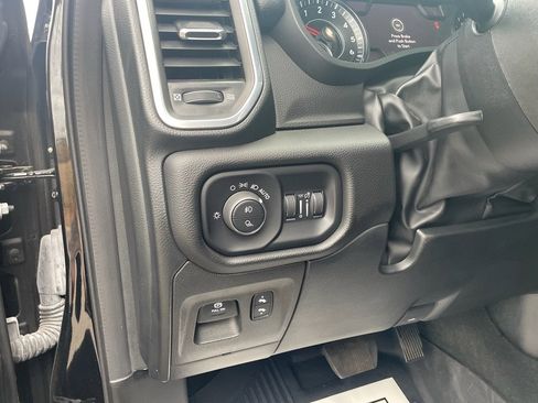 Used 2023 RAM 1500 Laramie image 8