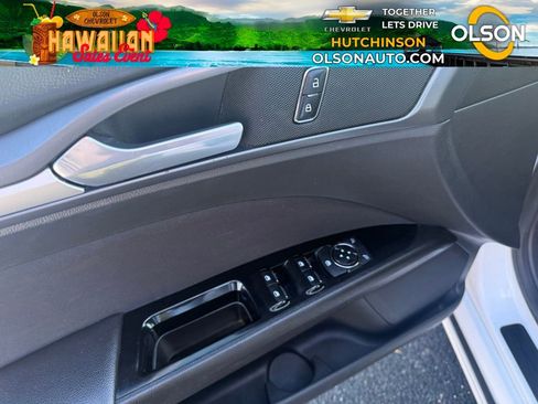 Used 2015 Ford Fusion SE image 11