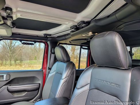 Used 2021 Jeep Gladiator Sport image 10