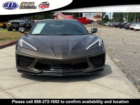 Used 2021 Chevrolet Corvette Stingray w/ Z51 Performance Package image 2