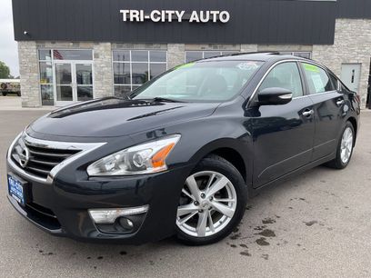 Used 2014 Nissan Altima 2.5 SV w/ Convenience Package