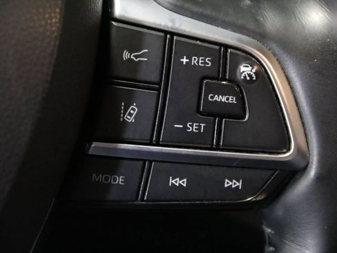 Used 2021 Toyota Highlander Limited image 15