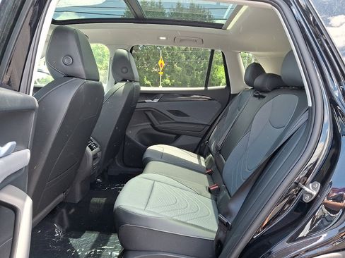 New 2026 Volkswagen Tiguan SE AWD/4WD image 6