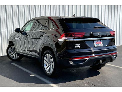 Used 2022 Volkswagen Atlas Cross Sport SE FWD image 10