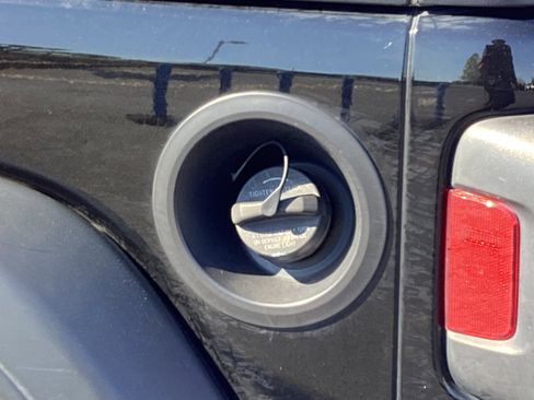 Used 2023 Jeep Wrangler Unlimited Sport AWD/4WD image 11