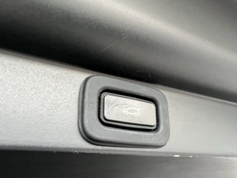 Certified 2023 Land Rover Range Rover SE image 41