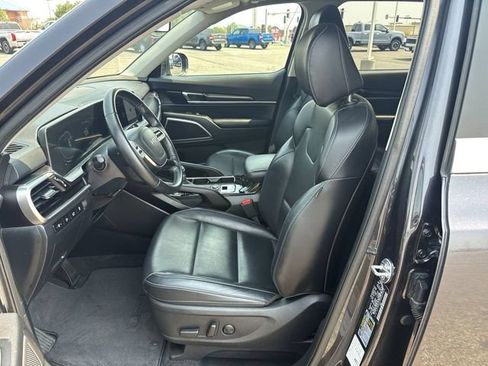 Used 2025 Kia Telluride S AWD/4WD image 11