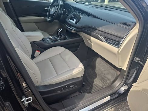 Used 2023 Cadillac XT4 Premium Luxury AWD/4WD image 24