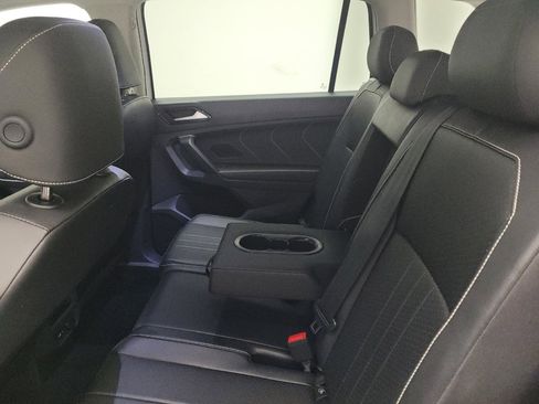 Used 2024 Volkswagen Tiguan SE FWD image 18